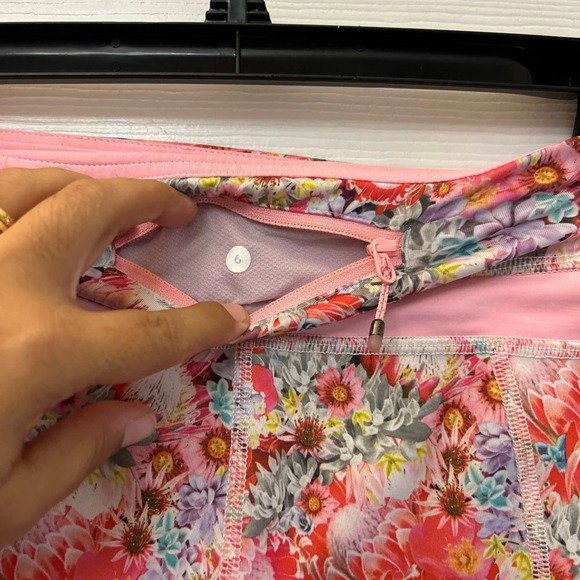 ! Lululemon Run Inspire Flowabunga Floral Print Leggings - Picture 3 of 4